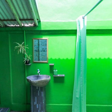 The Green Groves Hostel Nusa Lembongan  Exterior photo