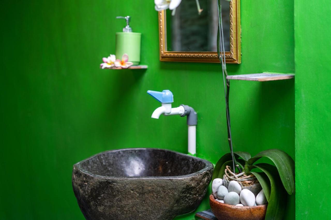 The Green Groves Hostel Nusa Lembongan  Exterior photo