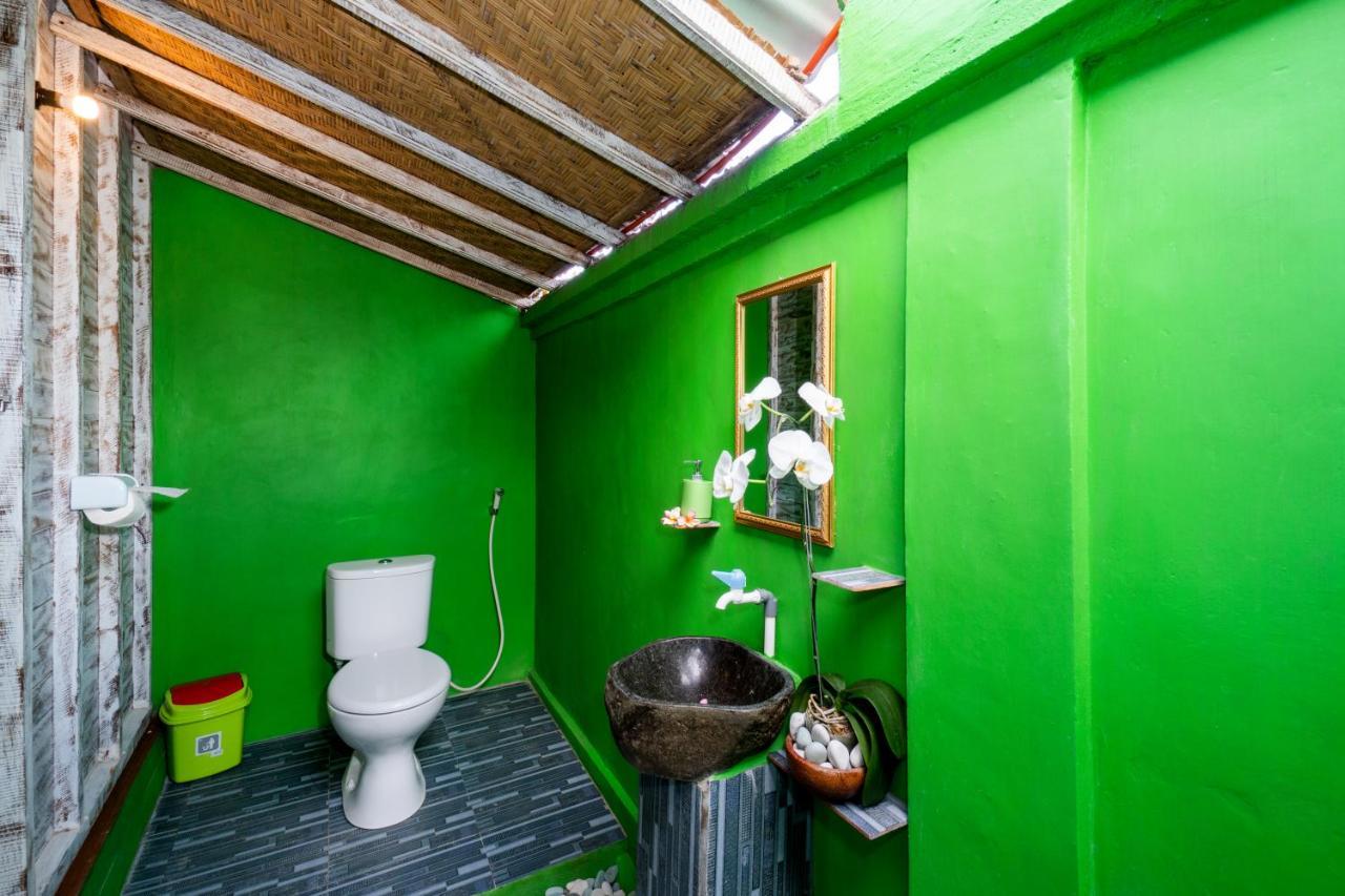 The Green Groves Hostel Nusa Lembongan  Exterior photo