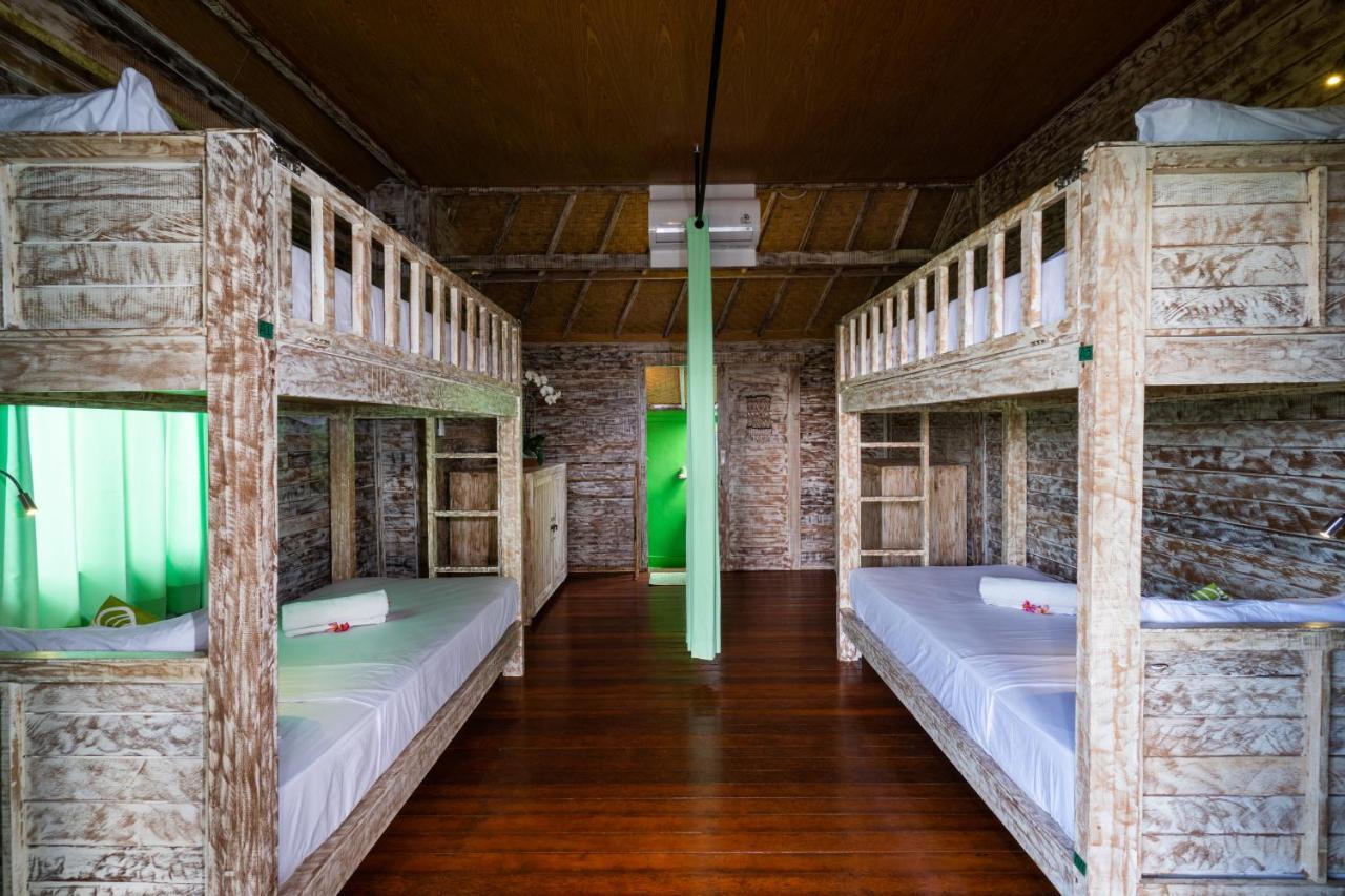 The Green Groves Hostel Nusa Lembongan  Exterior photo