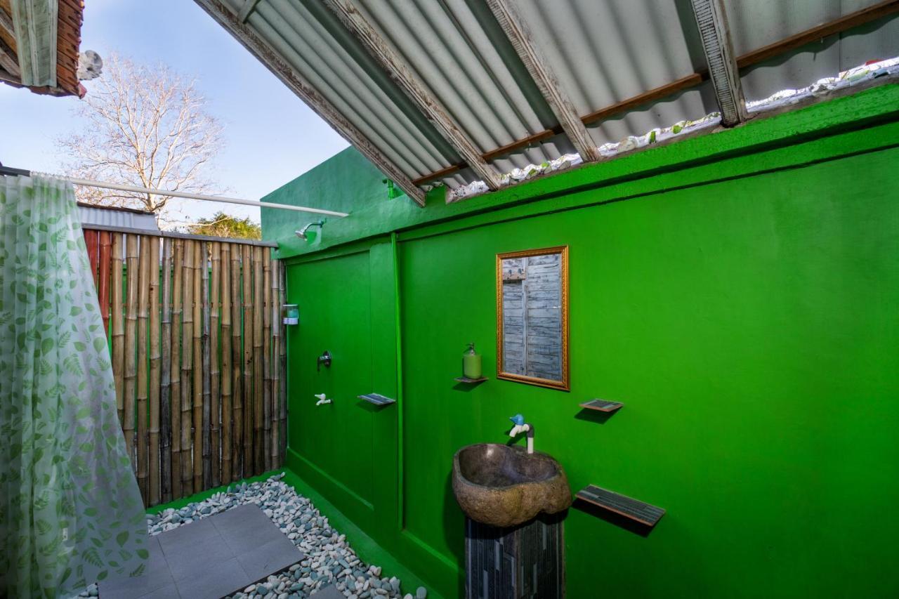 The Green Groves Hostel Nusa Lembongan  Exterior photo
