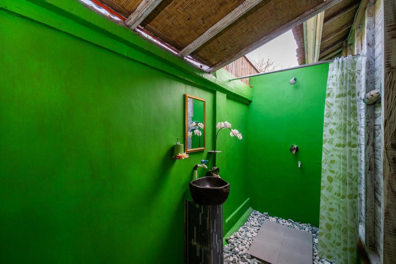 The Green Groves Hostel Nusa Lembongan  Exterior photo
