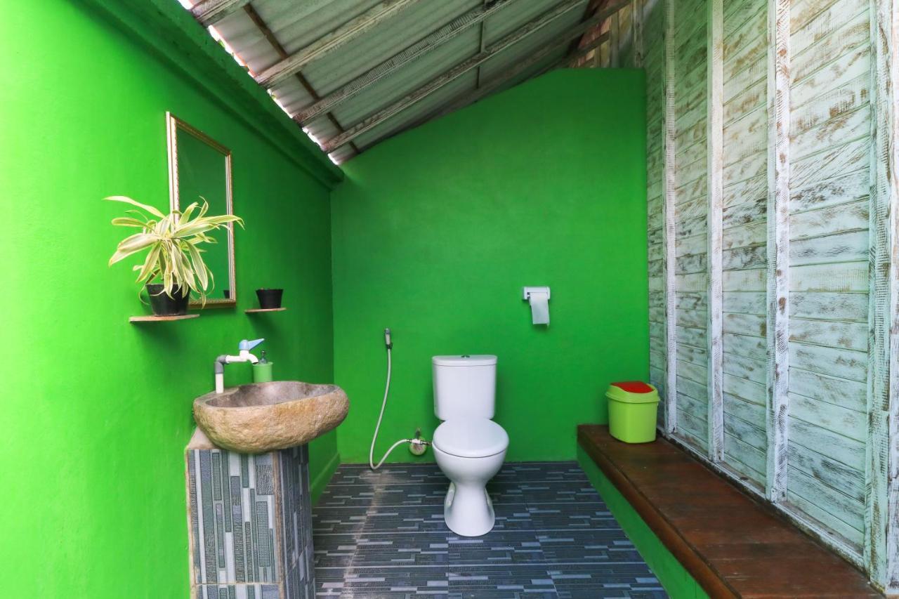 The Green Groves Hostel Nusa Lembongan  Exterior photo