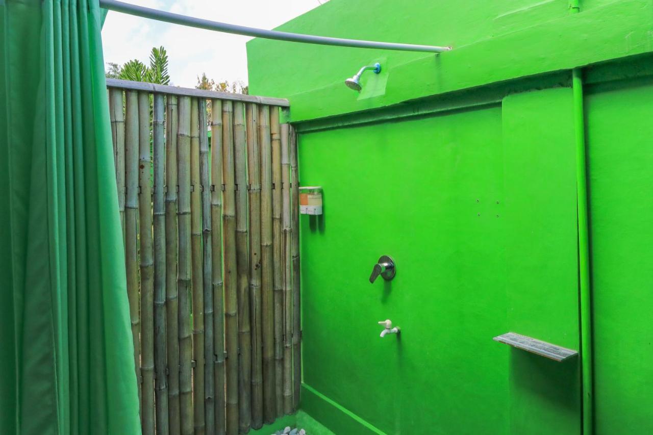 The Green Groves Hostel Nusa Lembongan  Exterior photo