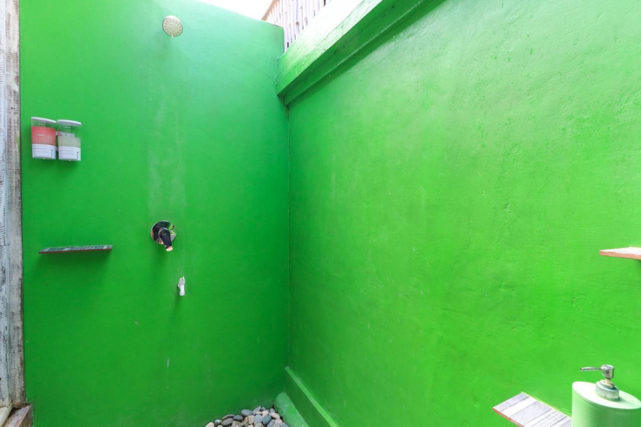 The Green Groves Hostel Nusa Lembongan  Exterior photo
