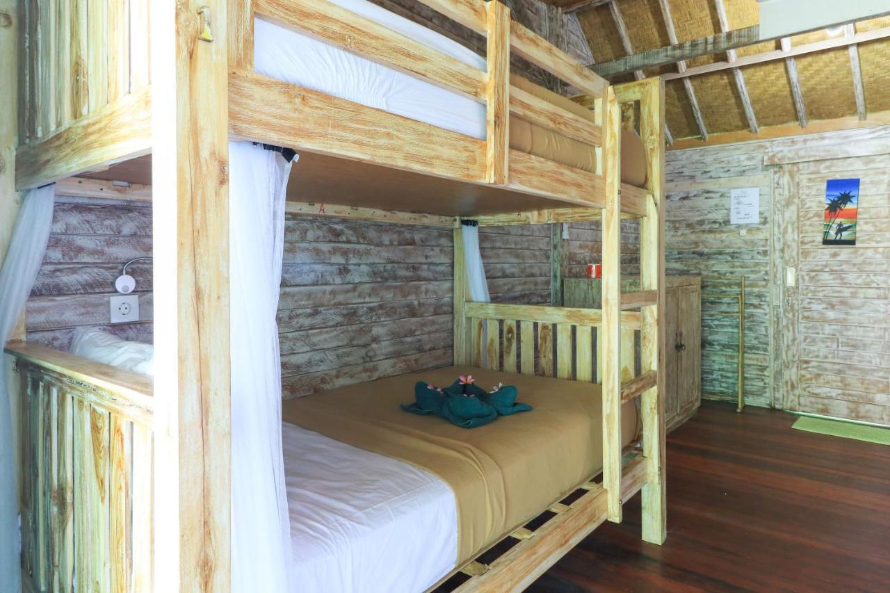 The Green Groves Hostel Nusa Lembongan  Exterior photo