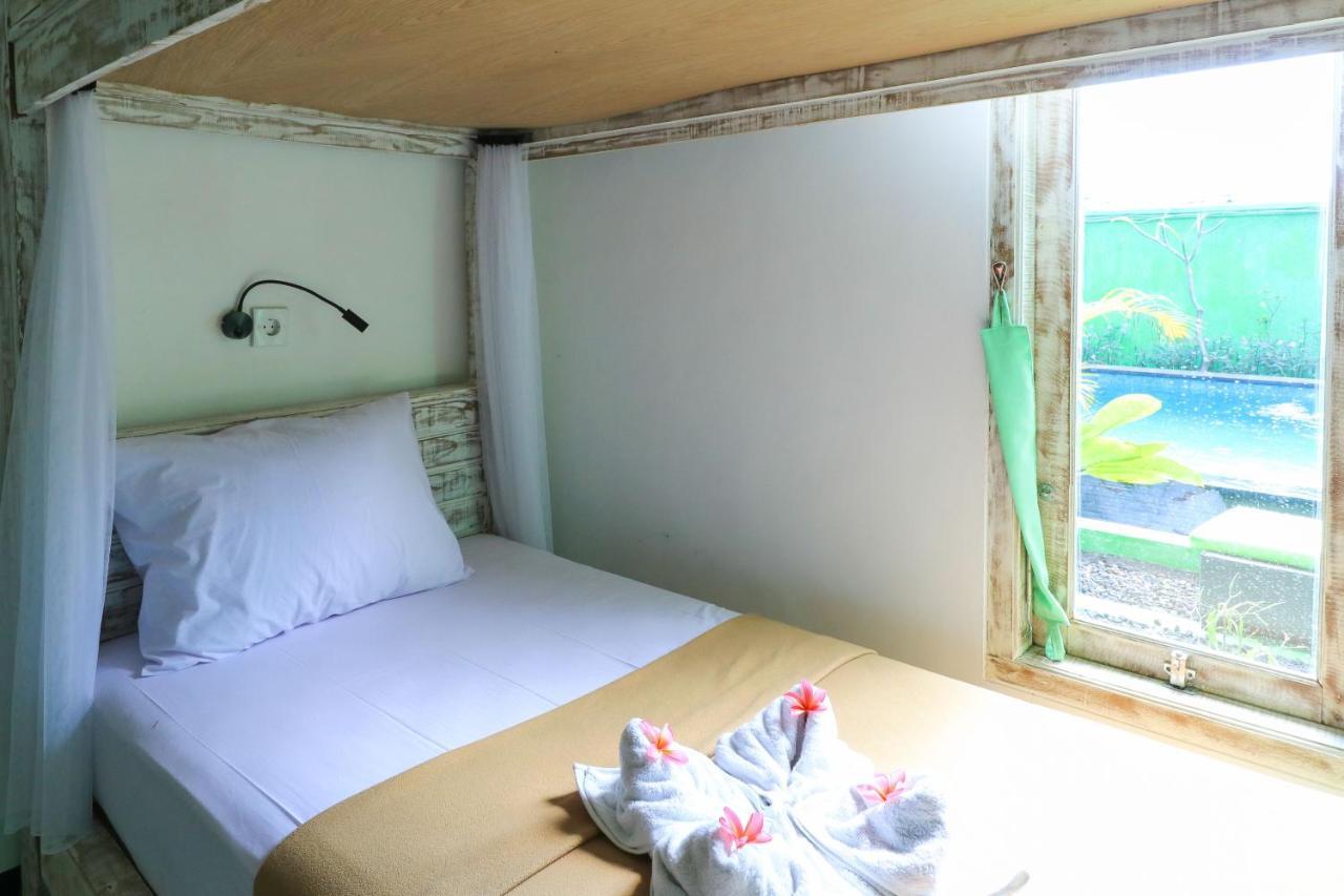 The Green Groves Hostel Nusa Lembongan  Exterior photo