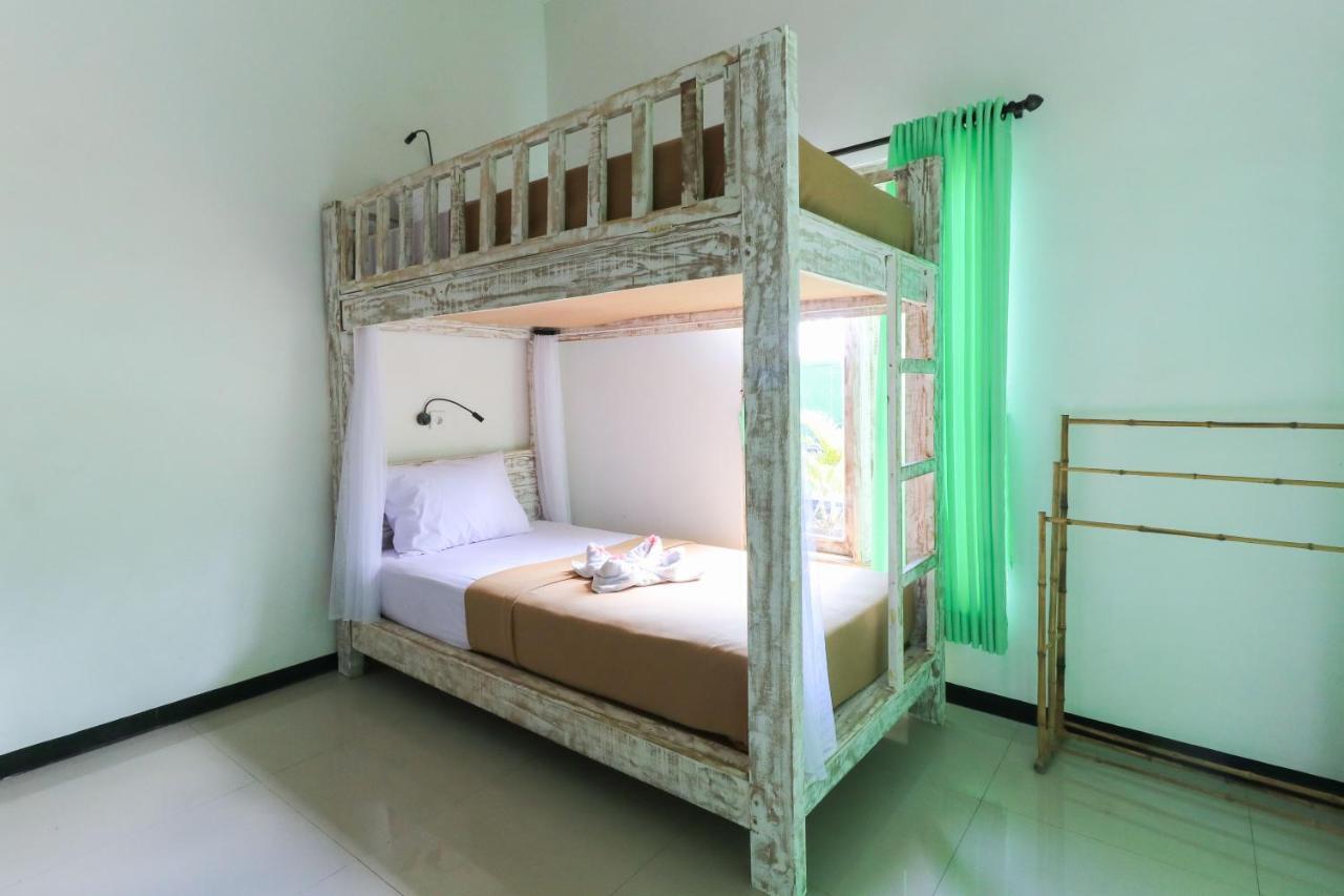 The Green Groves Hostel Nusa Lembongan  Exterior photo