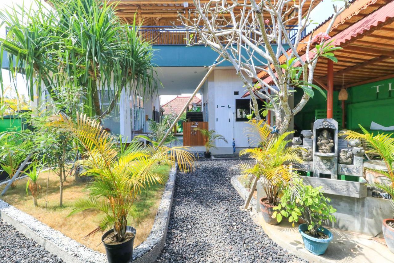 The Green Groves Hostel Nusa Lembongan  Exterior photo