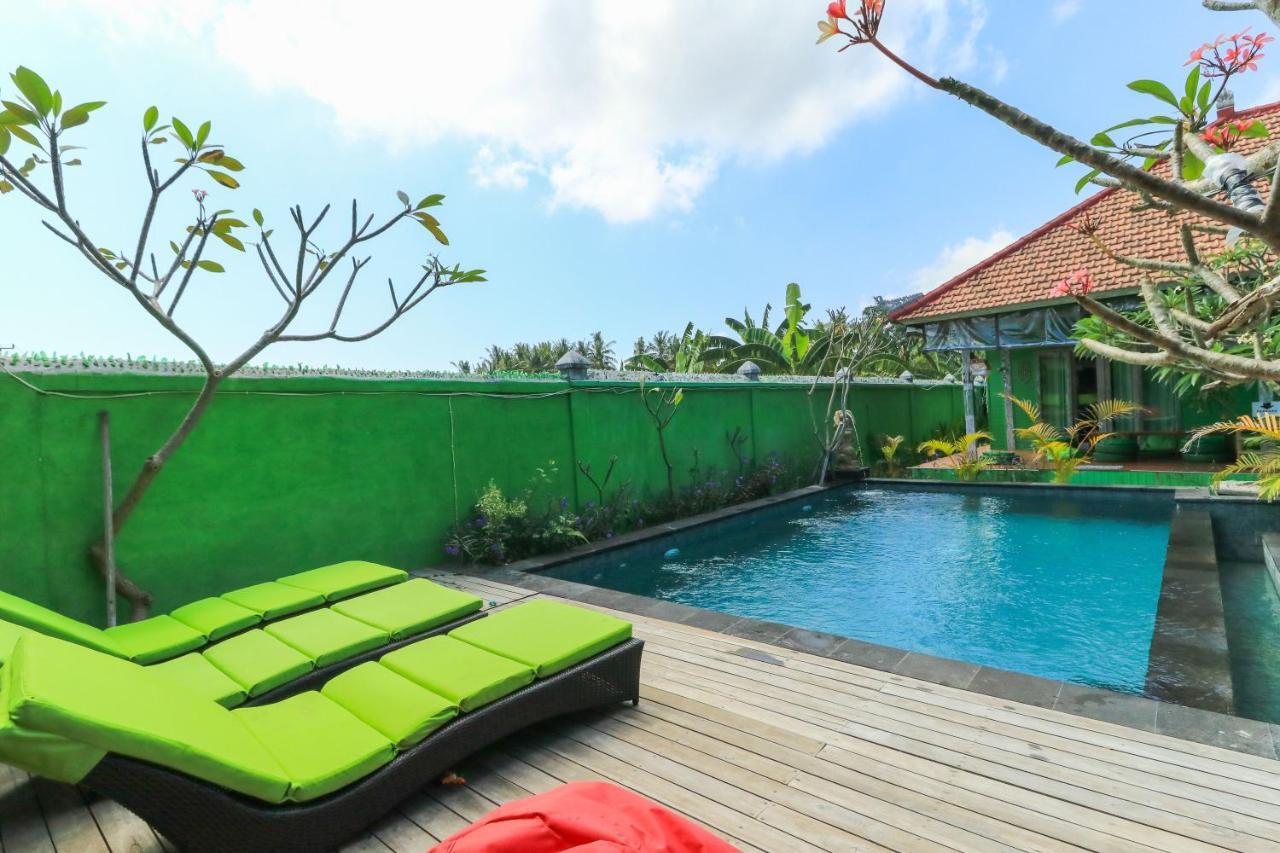 The Green Groves Hostel Nusa Lembongan  Exterior photo